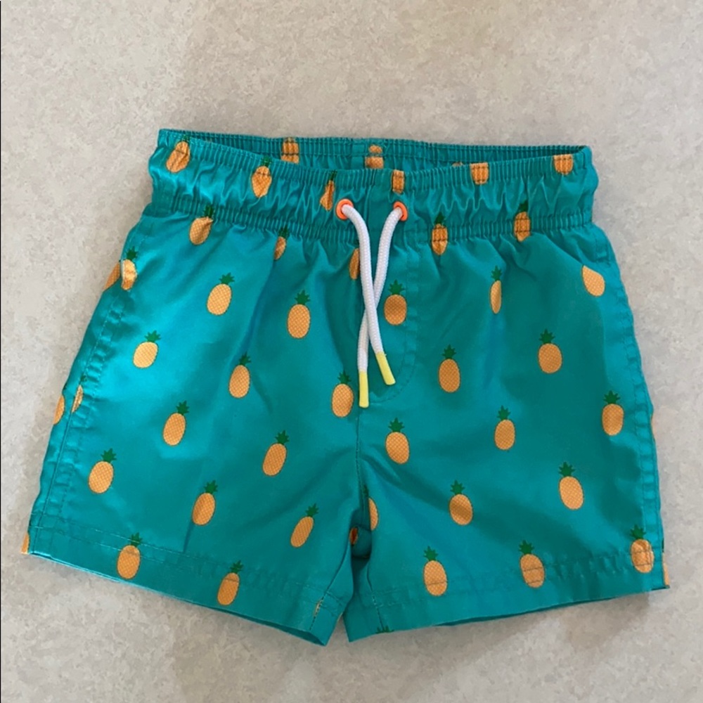 *Bundle Little boys swim trunks / athletic shorts